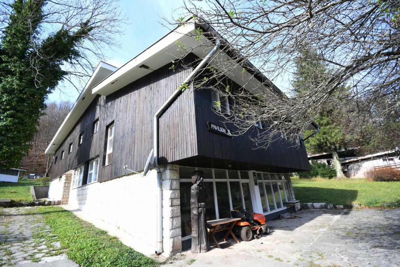 Np Sutjeska Paviljon A Tjentiste Exterior foto